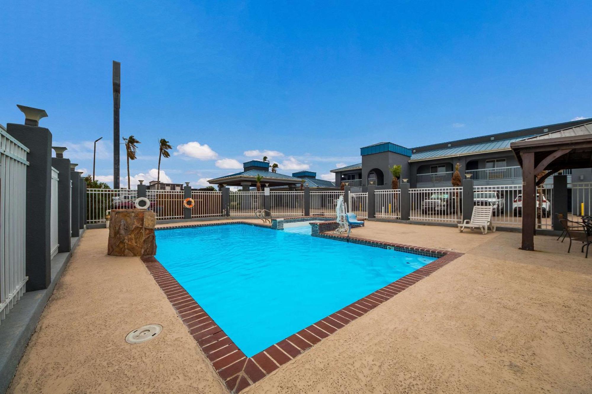 Rodeway Inn & Suites Corpus Christi Exteriör bild
