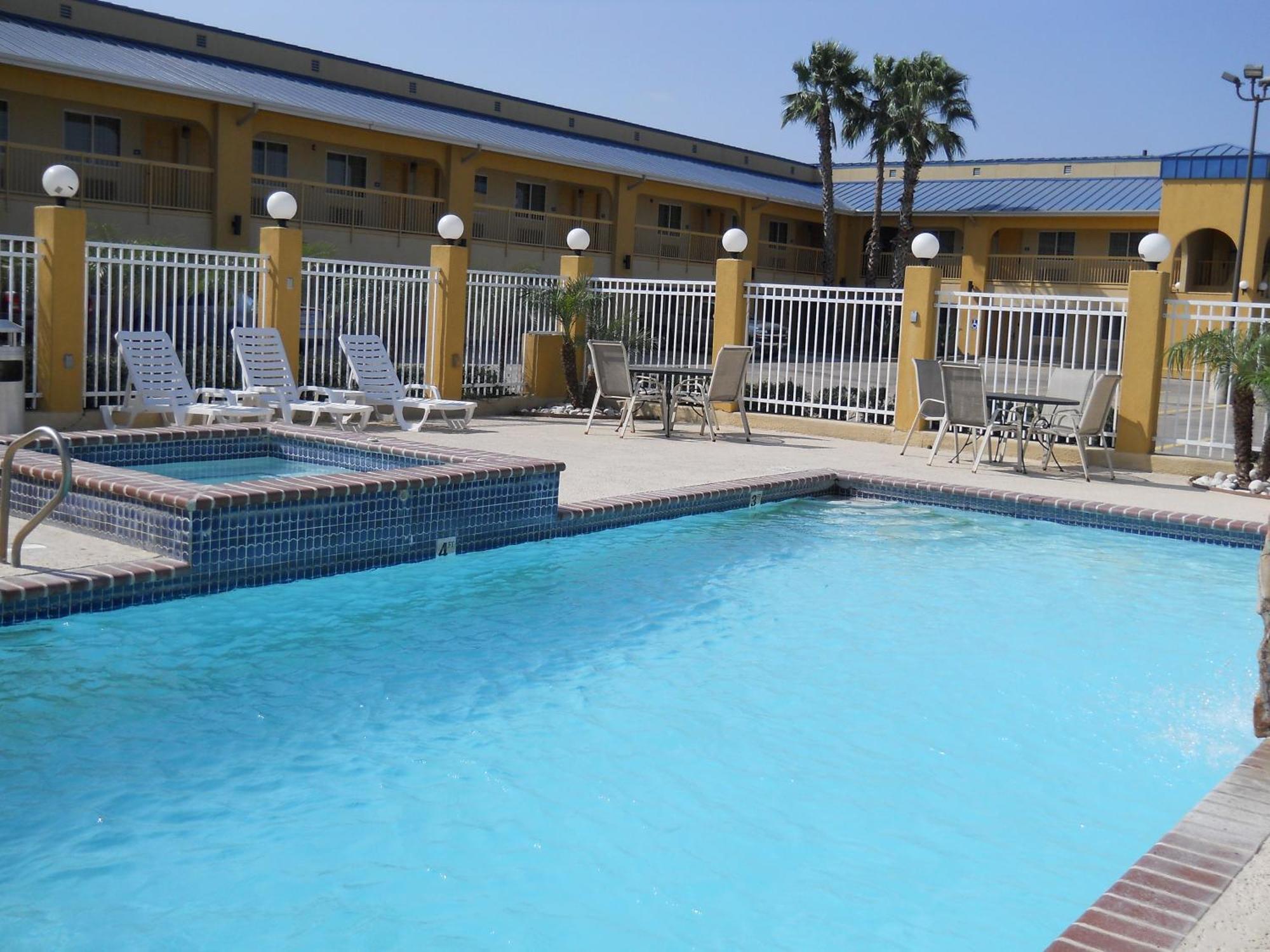 Rodeway Inn & Suites Corpus Christi Exteriör bild